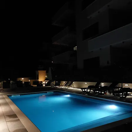 Garden Hill Apartment